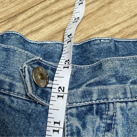 🥒 y2k Xhilaration Denim High Rise Blue Jean Mom Shorts Women’s Size 34, 12/14 - Picture 9 of 12